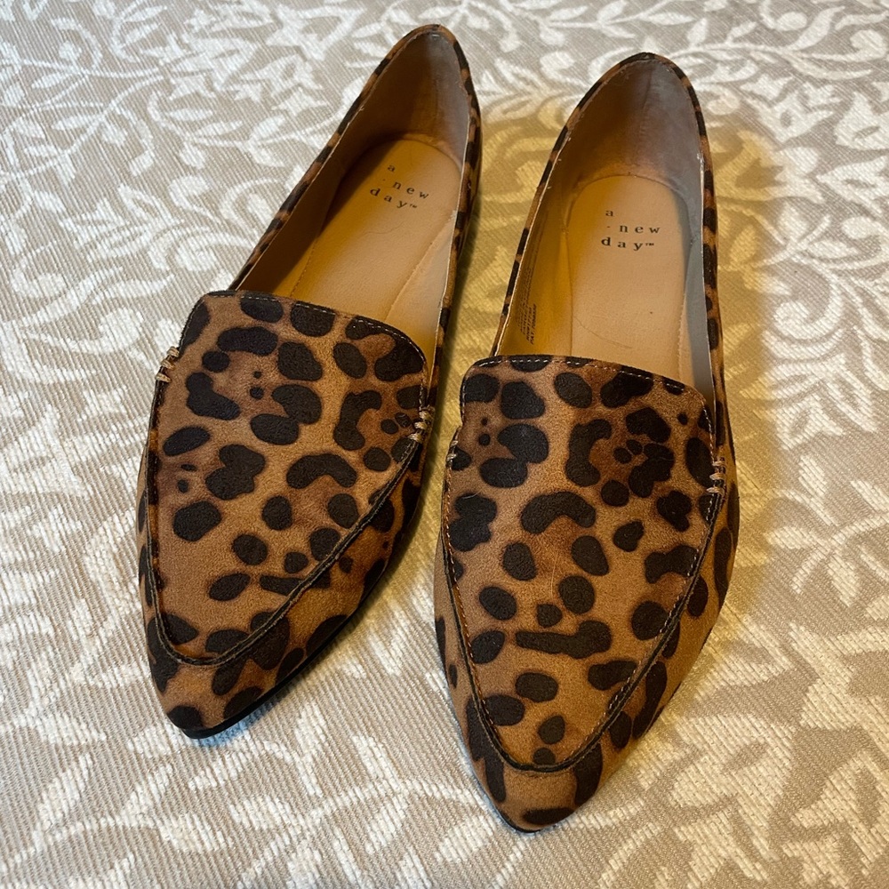 a new day cheetah loafers  Sz 6.5